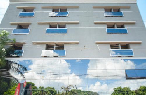 Uberaba Hotel | BOMBONATO HOTEL - Fácil Acesso ao Aeroporto e parque de Exposições ABCZ
