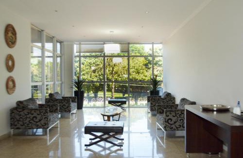 Uberaba Hotel | BOMBONATO HOTEL - Fácil Acesso ao Aeroporto e parque de Exposições ABCZ