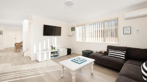 Fingal Bay Casa | Bombora Walking Distance to Fingal Beach- Farm Rd, Fingal Bay
