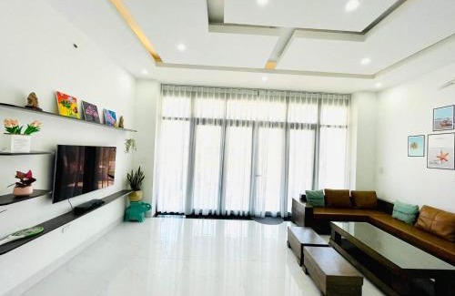 Huong Thuy Apartamento | Bon's Homestay - NGUYÊN CĂN 3 phòng ngủ - Hai mặt tiền - Bãi đỗ xe có mái che miễn phí