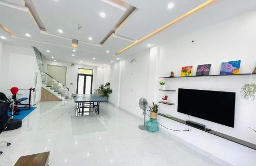 Huong Thuy Apartamento | Bon's Homestay - NGUYÊN CĂN 3 phòng ngủ - Hai mặt tiền - Bãi đỗ xe có mái che miễn phí