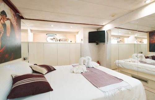 Bodrum City Center Alquiler De Eote | Bona Dea 27m Motoryacht