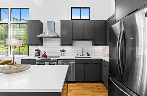 Virginia Highland Apartamento | Bonaventure Furnished Apartments