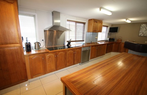Bongaree Casa | Bongaree Beach House with Pool