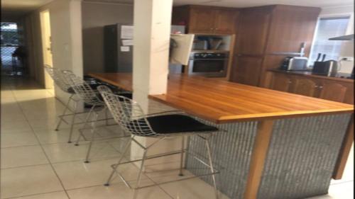 Bongaree Casa | Bongaree Beach House with Pool
