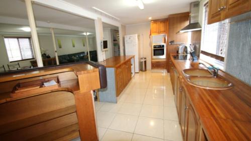 Bongaree Casa | Bongaree Beach House with Pool