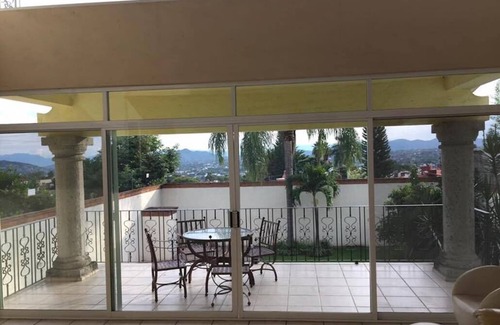 Lomas de Trujillo Casa | Bonita casa en Cuernavaca con alberca y jardin