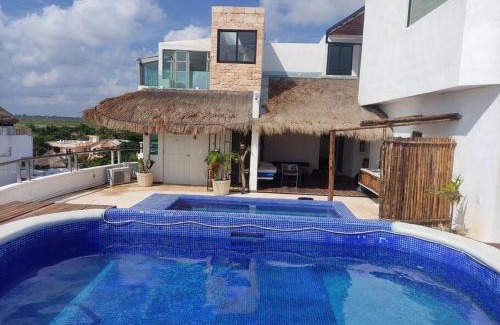 Puerto Morelos Apartamento | Bonita habitación con pequeña piscina a aire libre