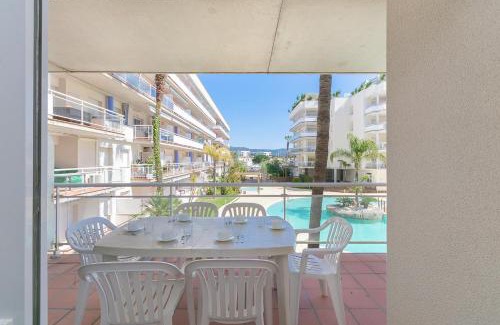 Santa Margarida Apartamento | Bonito aparatamento con vistas a la piscina AV-70