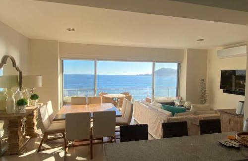 Olas Altas Apartamento | Bonito departamento pie de playa en el mejor condominio de manzanillo, Ponto Horizonte. Hermosa vista, hasta para 8 personas. Ambiente familiar.