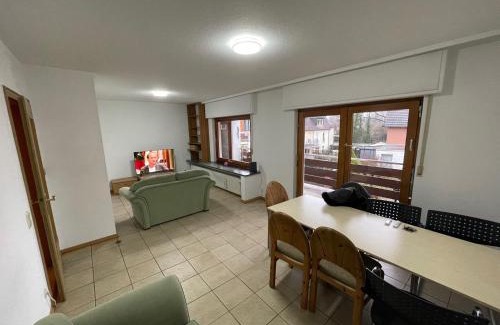 Limperich Apartamento | Bonn-Beuel zentrale Ferienwohnung mit Parkplätzen