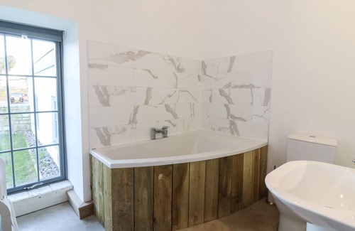 Coed-Y-Paen Cabaña | BONNIE BARN, ideal para familias, con un jardín en Usk, Ref 952347