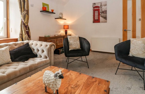 Huntly Apartamento | BONNIE BIDE, family friendly, with a garden in Huntly