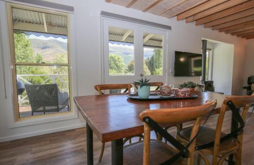 Wandiligong Casa | Bonnie's Cottage - Peaceful retreat