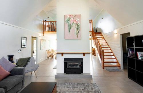 Dunsborough Casa | Boodalang House - access to golf course with views