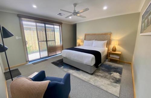 Dunsborough Casa | Boodalang House - access to golf course with views
