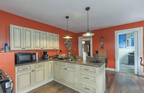 Newtonville Casa | SINGLE FAMILY HOME NOT FOR RENT
