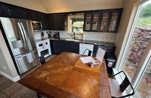 Medicine Park Casa | Book A Riverside Stay w/hot tub-sleeps 15 +Parking