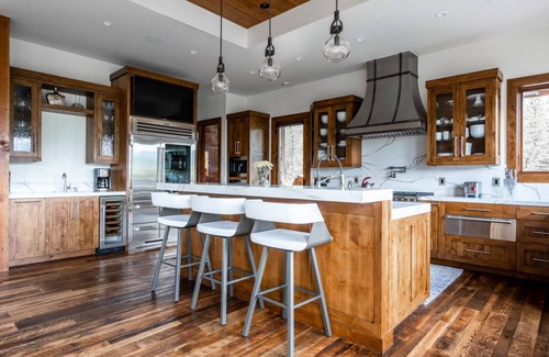 Spanish Peaks Casa | Book a Summer Getaway Today! Luxurious Estate Home Comfortably Sleeps Up to 12 Guests