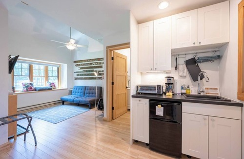 Ephraim Cabaña | Book August 11 today! Large Yard | Walk to Sunsets & Fish Boils