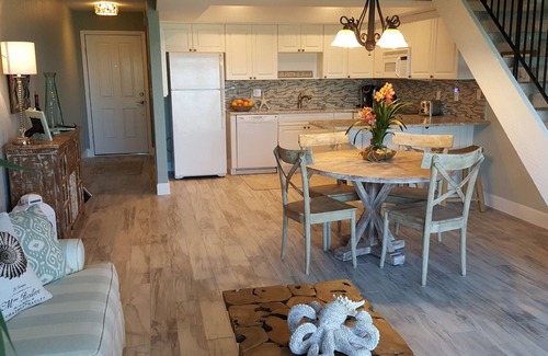 Indialantic By The Sea Casa | Casa de pueblo de lujo frente al mar directo - Completamente remodelado / todos los muebles nuevos