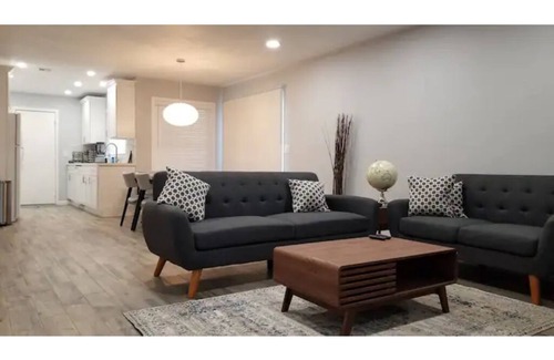 Merced Casa | Book it and Love it! HGTV Looking Home