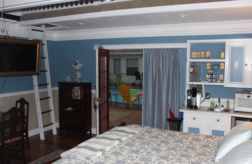 Voth Cama Y Desayuno | Book Nook Inn