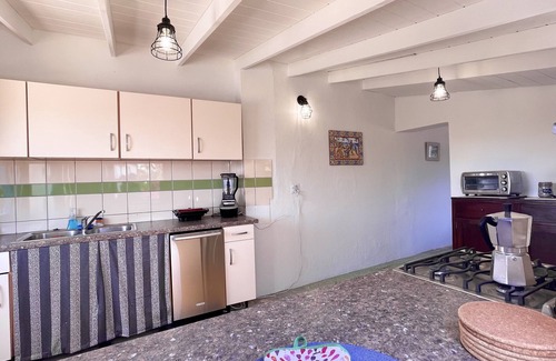 Kamay Casa | Book now... 3-bed/2bath, Private Pool, Close to Arashi, Eagle, and Palm Beaches!