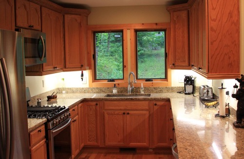 Topton Casa | Hermosa casa nueva en Lake Nantahala con un gran documento de madera dura brasileña