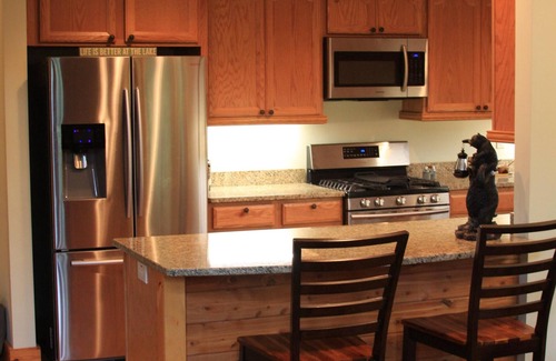 Topton Casa | Hermosa casa nueva en Lake Nantahala con un gran documento de madera dura brasileña