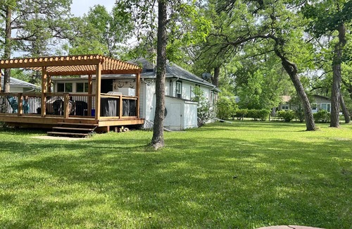 Winnipeg Beach Cabina | Book now! Space is limited!