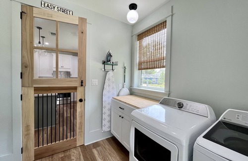 Bay St Louis Casa | Book NOW thru Christmas! Walk to Beach. Dog-friendly. Calming Coastal Design