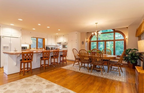 Chestnut Springs Casa | Book Spring Summer Luxury House at Wintergreen