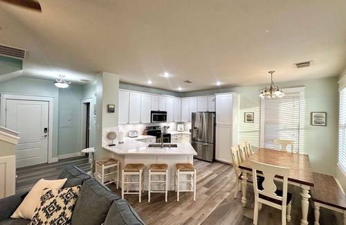 Galveston Cabaña | Recientemente reformado y 4/4 Cottage En Pointe West