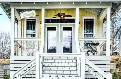 Jacksboro Cabaña | Book Your Summer Vacation Here!