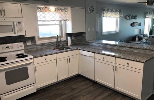 Kill Devil Hills Condominio | Condominio frente al mar con 2 camas King!