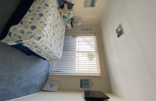 South Seaside Park Condominio | Booking winter 23-24 1 Block from the beach !Call 908-304-3667