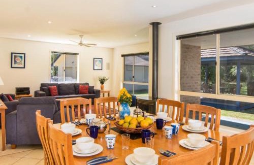 Boomerang Beach Casa | Boomerang Hideaway - at Tranquil acreage