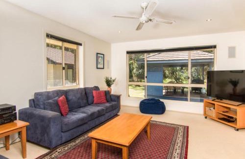 Boomerang Beach Casa | Boomerang Hideaway - at Tranquil acreage