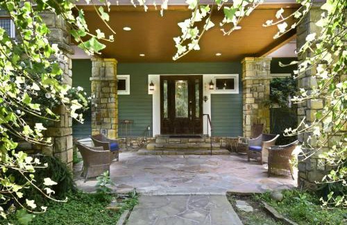 Boone Casa | Boone Mountain Getaway- Hot Tub Firepit