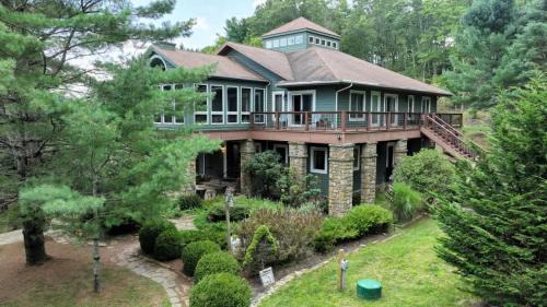 Boone Casa | Boone Mountain Getaway- Hot Tub Firepit