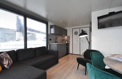 Municipality of Waterland Alquiler De Eote | Boot Zonder Naam Houseboat in Volendam