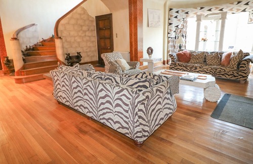 Ashby Woulds Casa | BOOTHORPE HALL, pet friendly, luxury holiday cottage in Woodville