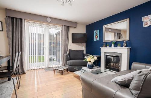 Bootle Casa | Bootle Haven - 2BD Retreat with Garden