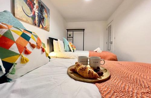 Crawley Apartamento | Borage House- Spacious & Stylish 3BR 18 min from Gatwick Airport, CRAWLEY