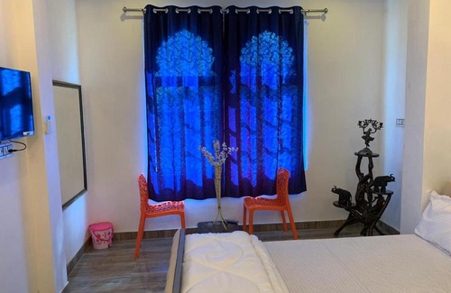 Lake Swaroop Sagar Casa | Boraj Haveli Guest House