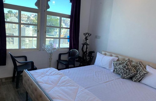Lake Swaroop Sagar Casa | Boraj Haveli Guest House
