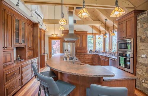 Hendersonville Casa | Borders DuPont- hot tub, game room, 27 acres, mountain views and more