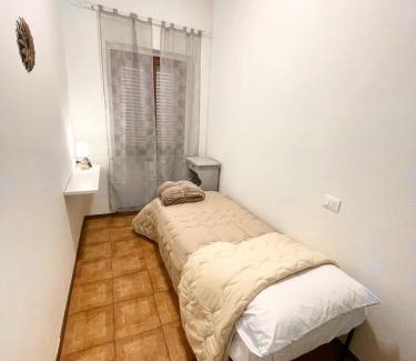 Le Piazze Apartamento | Borghetto house with 4 bedrooms, parking and WiFi