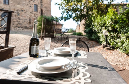 San Macario In Monte Apartamento | Borgo Cerbaiola by Interhome